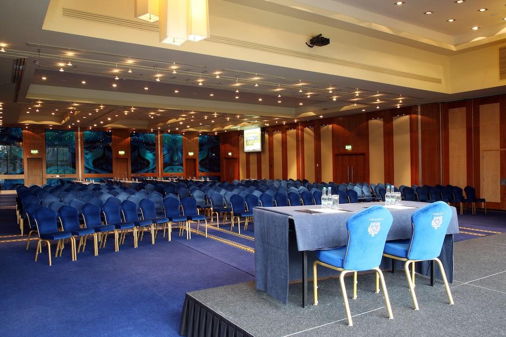 Hotel Lough Rynn Castle à Mohill Extérieur photo